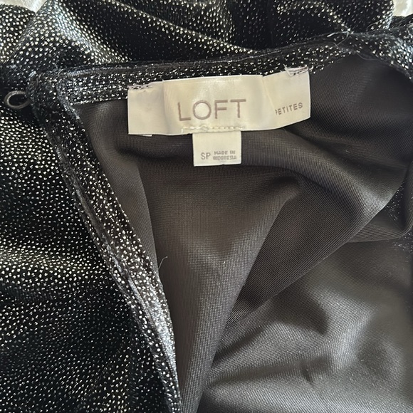 Pretty metallic black puff sleeve dress - Picture 4 of 4